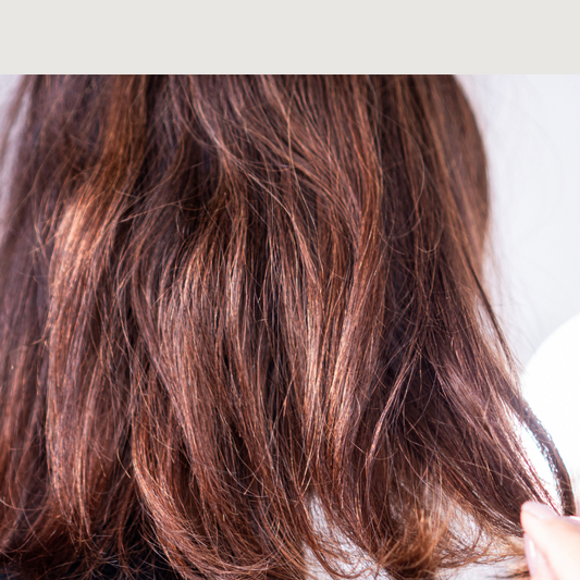 Cabelos com frizz nunca mais!